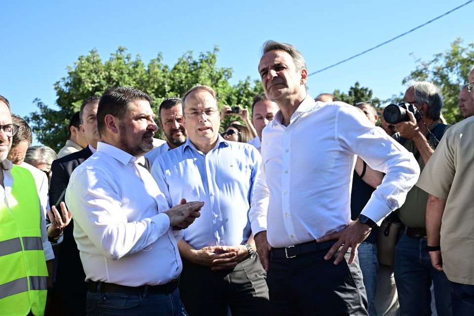 [387724] ΕΠΙΣΚΕΨΗ ΤΟΥ ΠΡΩΘΥΠΟΥΡΓΟΥ ΚΥΡΙΑΚΟΥ ΜΗΤΣΟΤΑΚΗ ΣΤΟΝ ΔΗΜΟ ΒΑΡΗΣ - ΒΟΥΛΑΣ - ΒΟΥΛΙΑΓΜΕΝΗΣ (ΜΙΧΑΛΗΣ ΚΑΡΑΓΙΑΝΝΗΣ / EUROKINISSI)