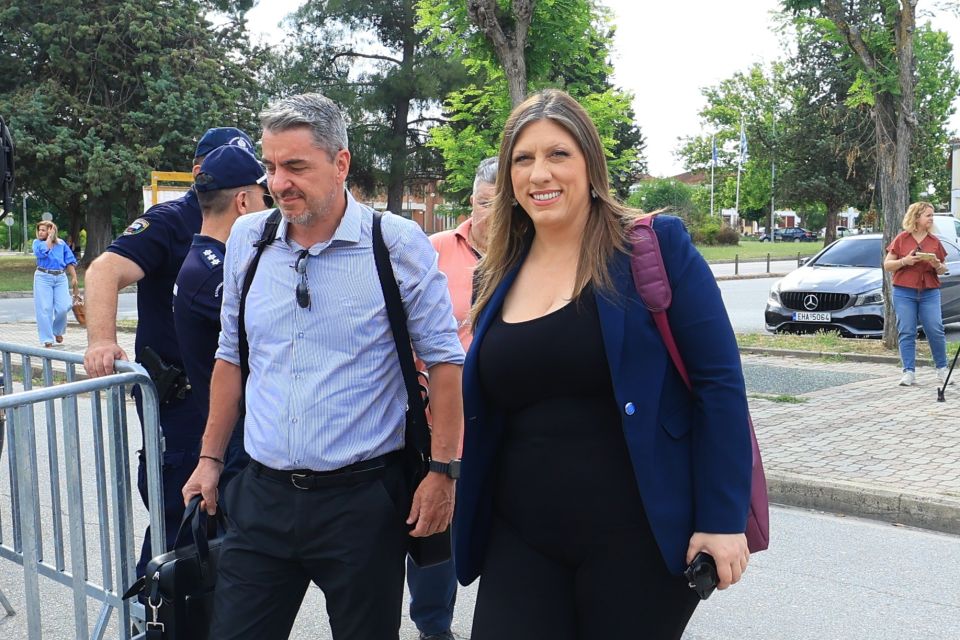 tempi diki larisa zoe konstantopoyloy