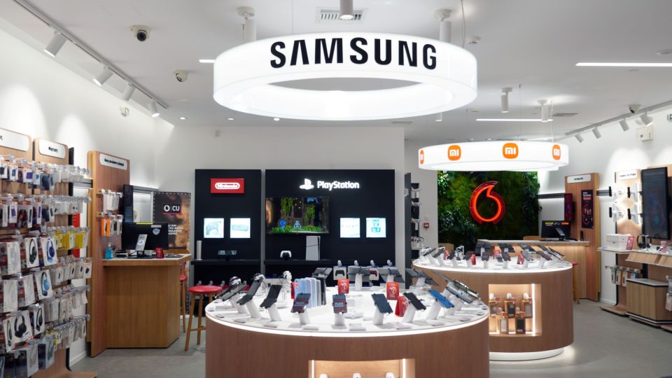 vodafonestores.jpg