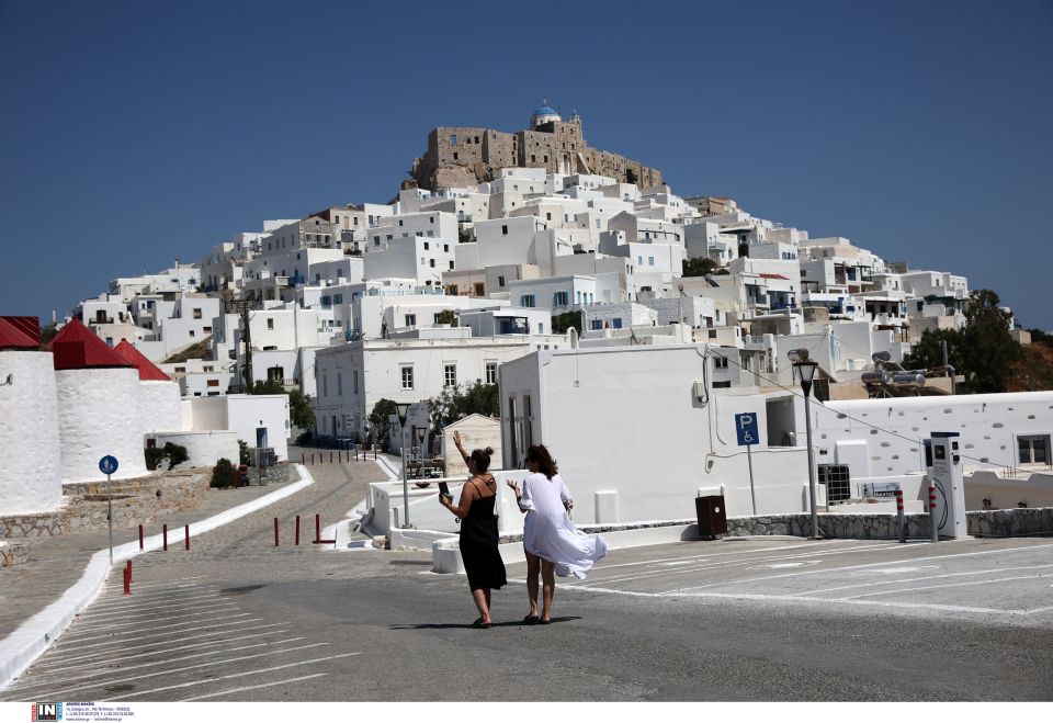 ΕΙΚΟΝΕΣ ΑΠΟ ΤΟ ΝΗΣΙ ΤΗΣ ΑΣΤΥΠΑΛΑΙΑΣ