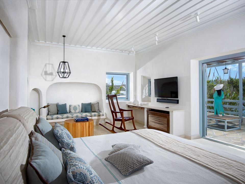 belvedere-waterfront-villa-room-with-deck-001jpg.jpg