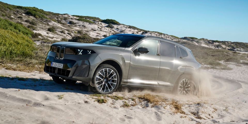 bmw-x5-2027-10.jpg