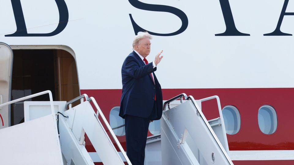 TRUMP NEO AIR FORCE ONE