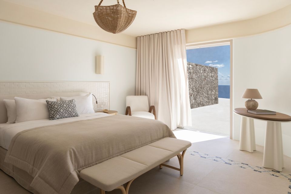 eremasuite-bedroom.jpg