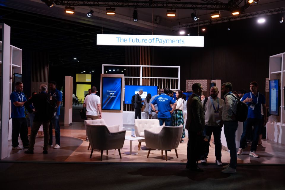 marketplace-with-people-965.jpg