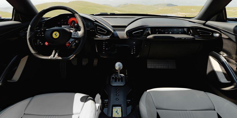 1783372450262-152821034-ferrari-12cilindri-manuale-1.jpg