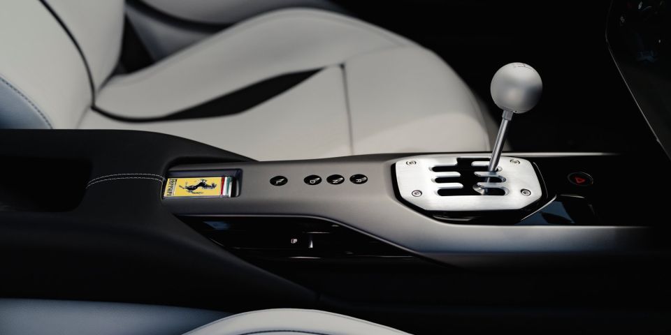 1783372462836-430677011-ferrari-12cilindri-manuale-2.jpg