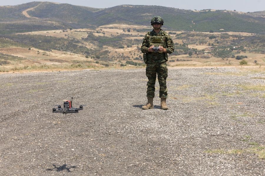 ekapideyfsi xeiriston drones ellinikos stratos