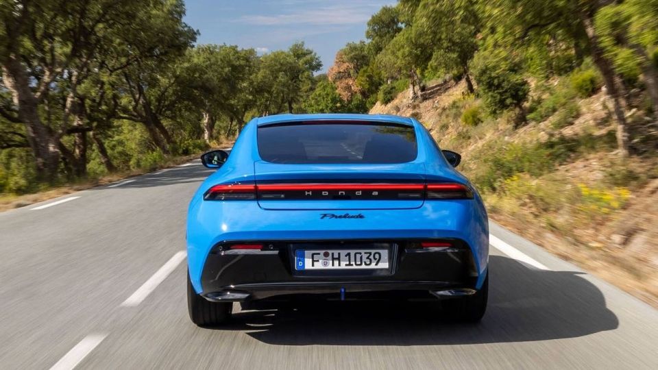 Hondas all-new Prelude e:HEV sports coupe