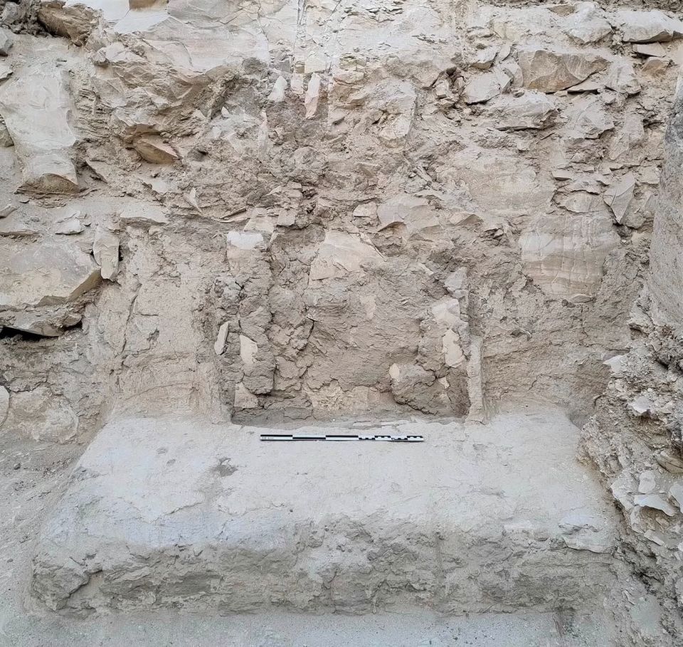 tomb-unearthed-in-luxor.jpg