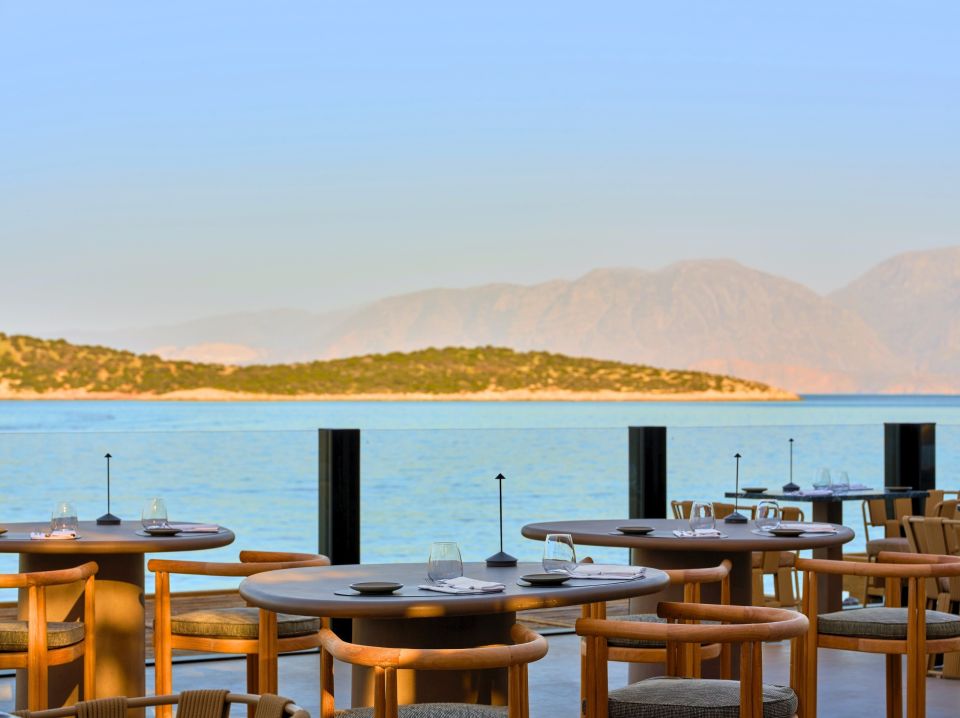 bluegr-hotels-and-resortsla-bouillaisse-restaurant.jpg