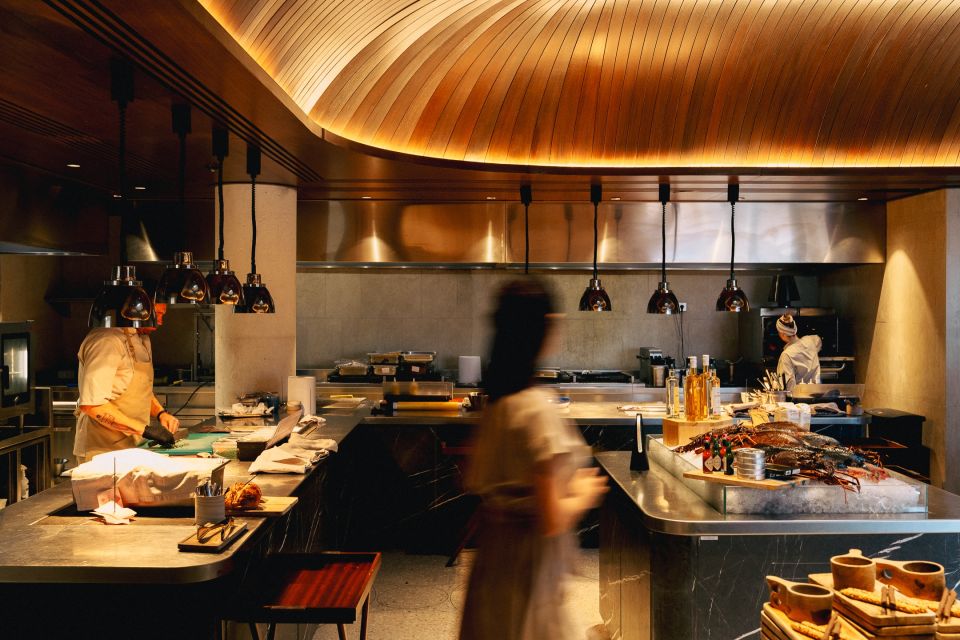 oneandonly-kea-islandatria-open-kitchen.jpg