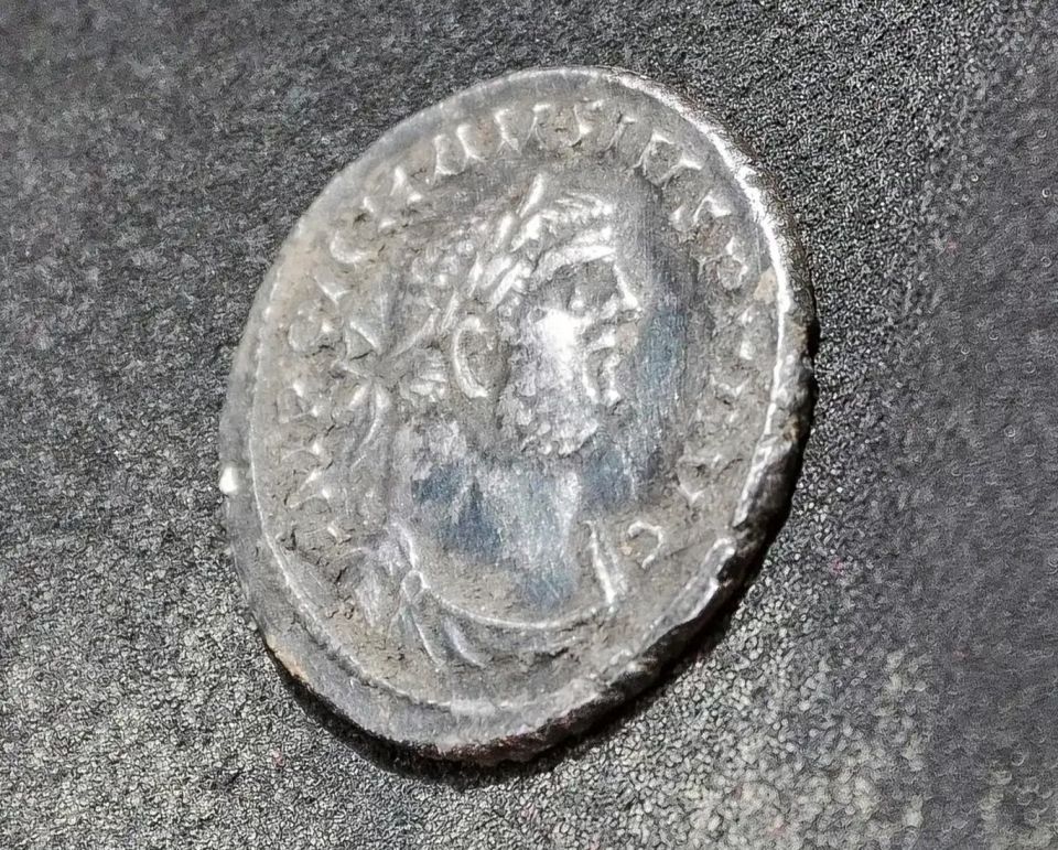 roman-coin-287ad-with-image-of-carausius.jpg