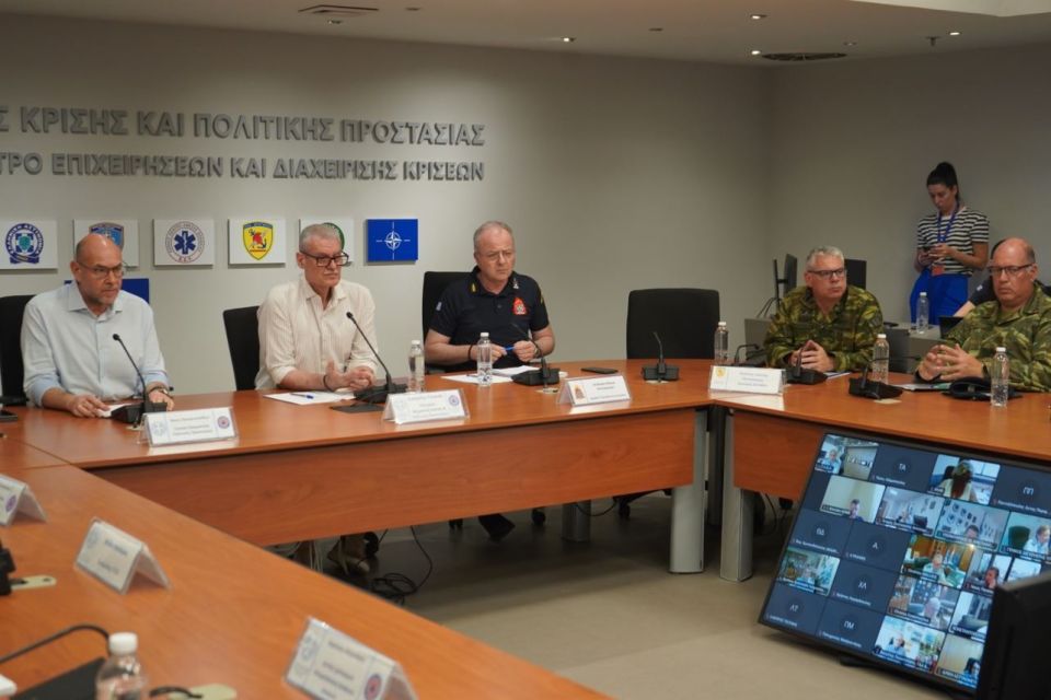 sinedriasi-politikis-prostastias.jpg