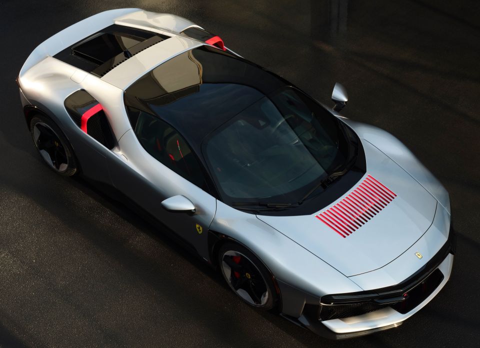 1787119534199-282164507-ferrari-cz26-4.jpg