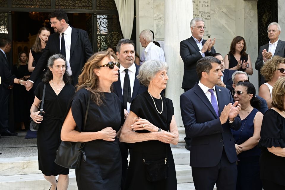 kideia stefanos manos 