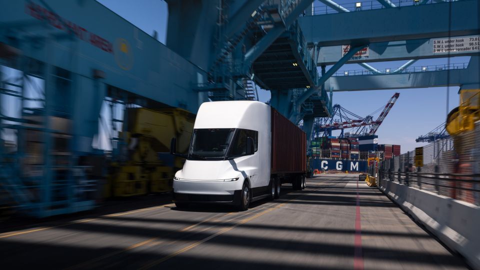 tesla-semi-2.jpg