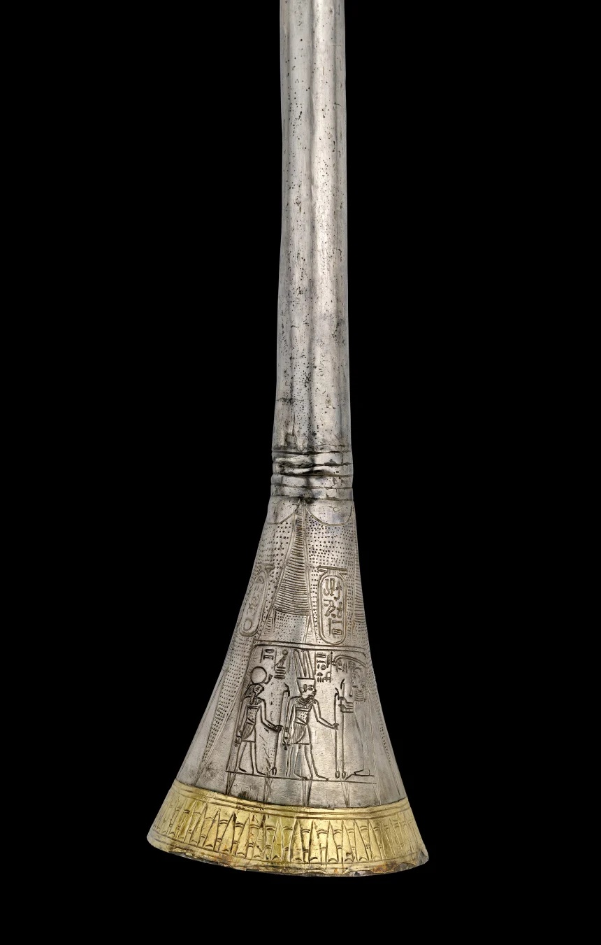 silver-trumpet-embellished-with-gold-carter175-cg69850-2.jpg