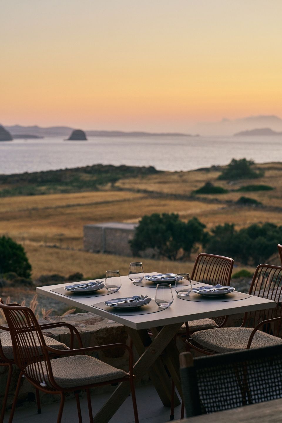 amoni-restaurant-8.jpg
