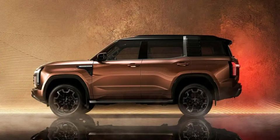 mitsubishi-pajero-2027-2.jpg