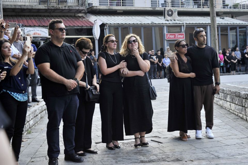 ΕΞΟΔΙΟΣ ΑΚΟΛΟΥΘΙΑ ΣΤΟΝ ΚΑΤΣΙΚΑ ΙΩΑΝΝΙΝΩΝ ΤΟΥ ΣΜΗΝΑΓΟΥ ΔΗΜΗΤΡΙΟΥ ΠΕΤΡΟΥ ΠΟΥ ΕΧΑΣΕ ΤΗ ΖΩΗ ΤΟΥ ΣΤΗΝ ΠΤΩΣΗ ΦΑΝΤΟΜ ΣΤΗΝ ΤΑΝΑΓΡΑ