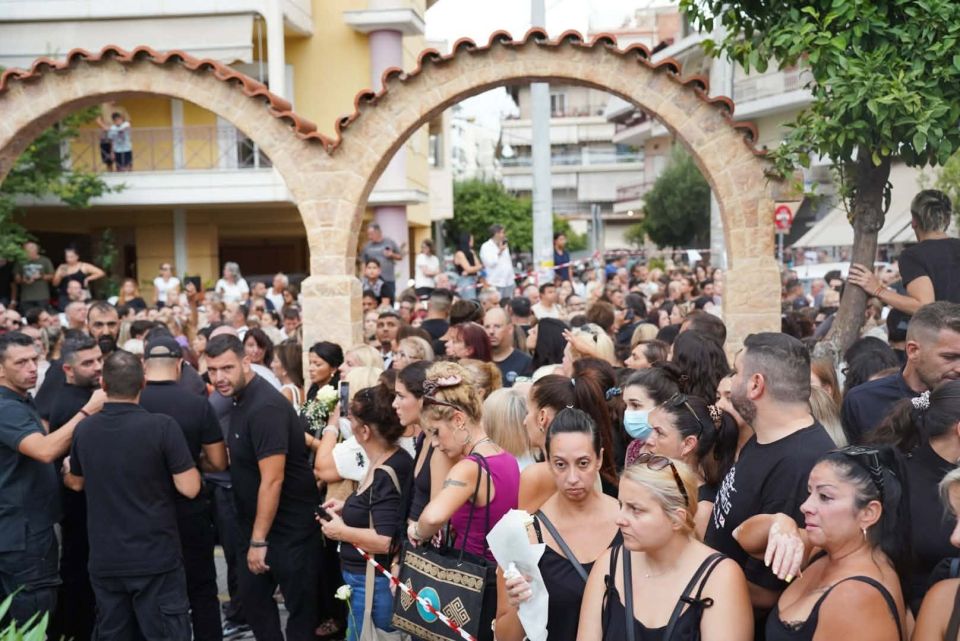 ΛΑΪΚΟ ΠΡΟΣΚΥΝΗΜΑ ΜΑΖΩΝΑΚΗΣ mazonakis