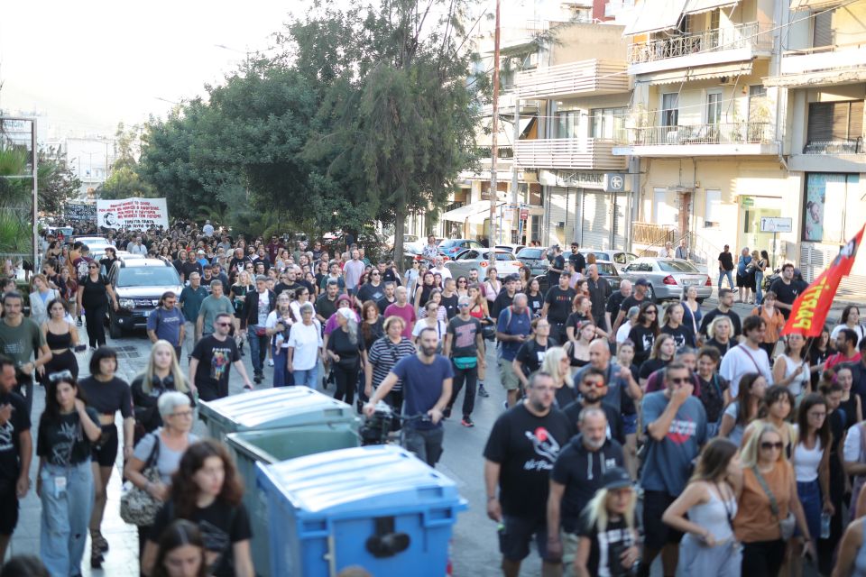 [389632] ΑΝΤΙΦΑΣΙΣΤΙΚΗ ΠΟΡΕΙΑ ΣΤΟ ΚΕΡΑΤΣΙΝΙ ΓΙΑ ΤΑ ΔΕΚΑΤΡΙΑ ΧΡΟΝΙΑ ΑΠΟ ΤΗΝ ΔΟΛΟΦΟΝΙΑ ΤΟΥ ΠΑΥΛΟΥ ΦΥΣΣΑ(ΔΗΜΗΤΡΟΠΟΥΛΟΣ ΣΩΤΗΡΗΣ/EUROKINISSI)