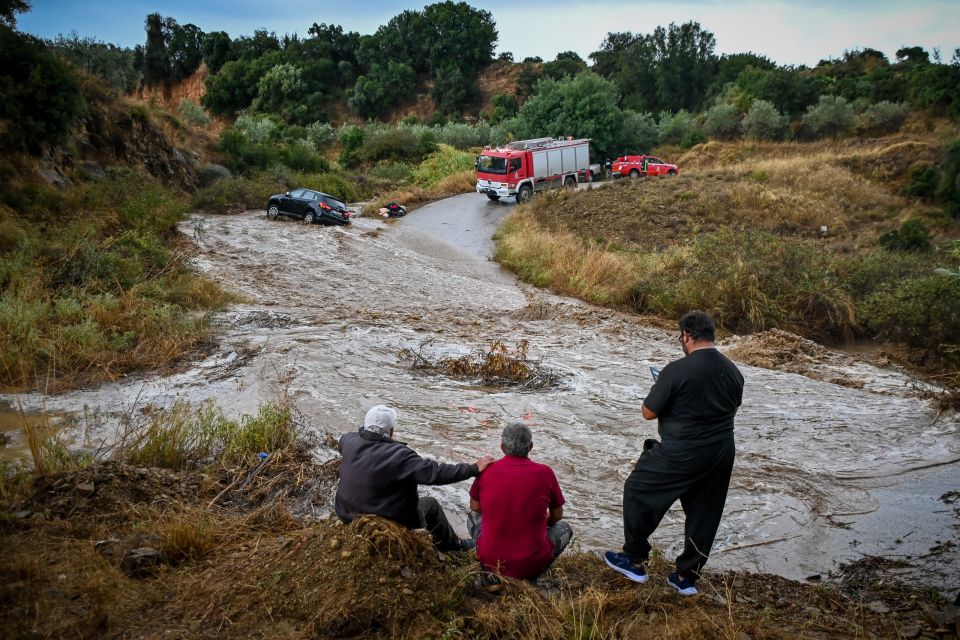 ΠΛΗΜΜΥΡΕΣ ΝΑΥΠΛΙΟ ΠΑΡΑΣΥΡΣΗ ΑΥΤΟΚΙΝΗΤΟΥ ΧΕΙΜΑΡΡΟΣ 