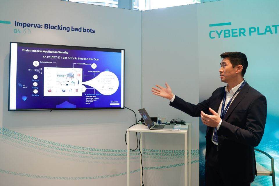 cybersummit26-gv-17.jpg