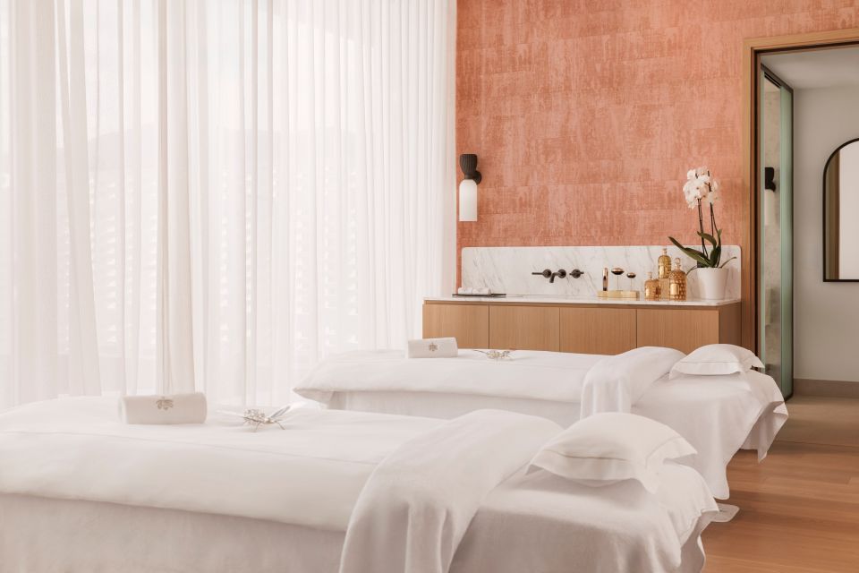 oneandonlyaesthesisp3wellnessspaimperialesuitwide-3301master.jpg