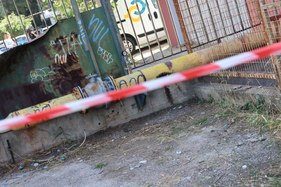 school grava osmi aerioy tee