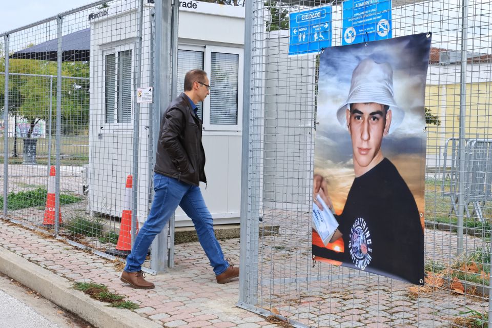 tempi diki larissa sidirodromiko dystychima