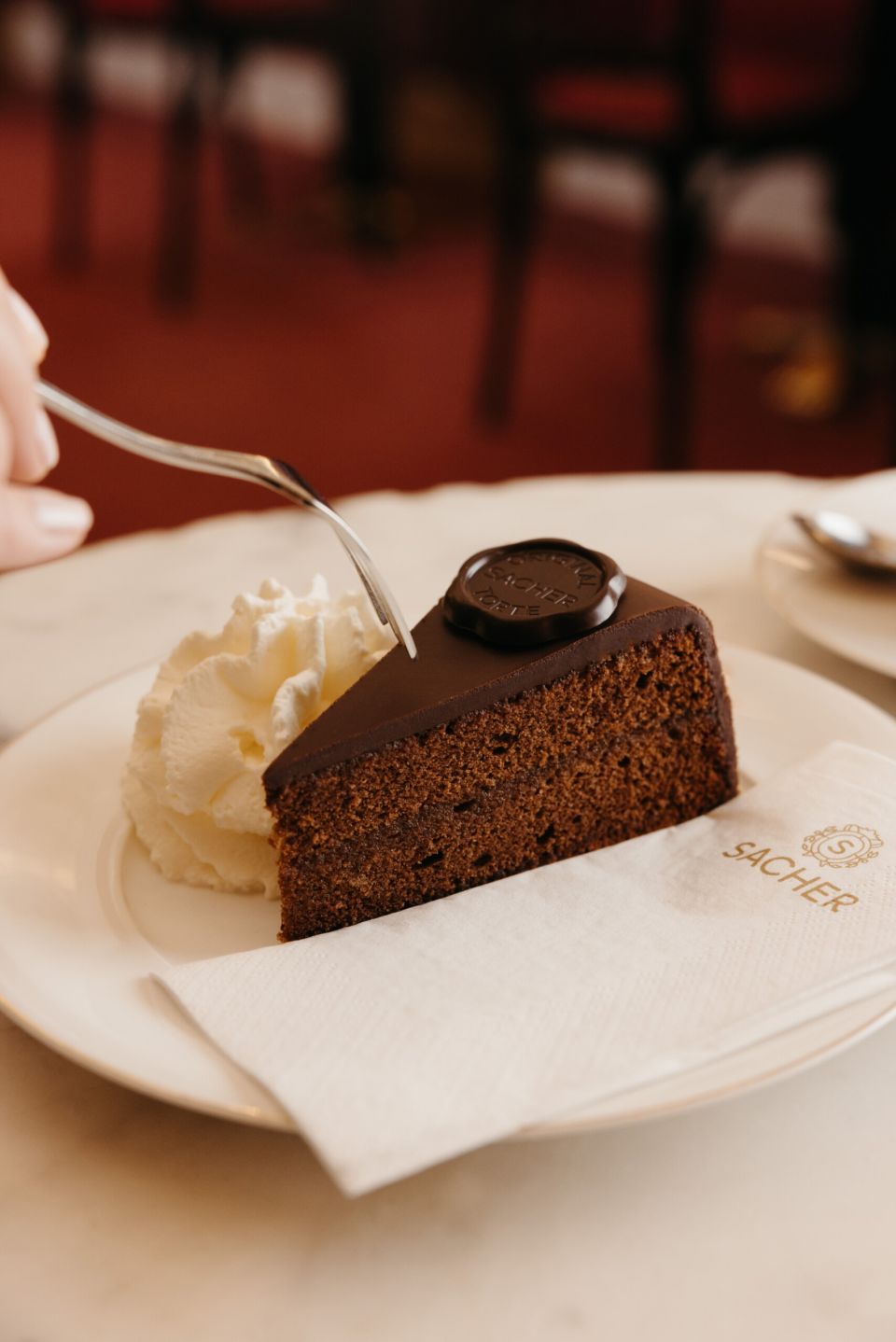 02-original-sacher-torte.jpg