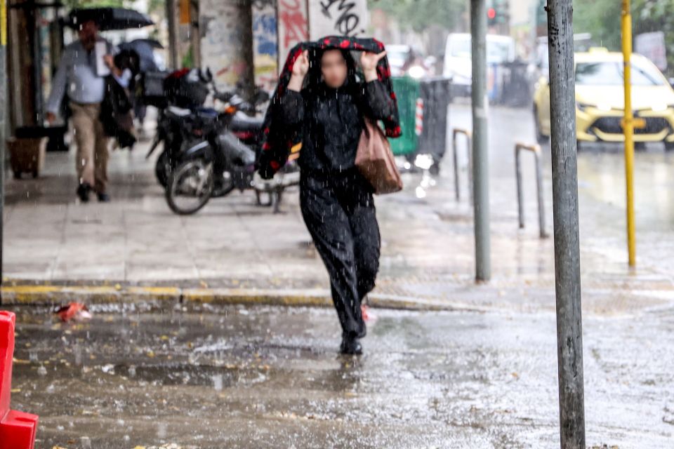 ΒΡΟXΟΠΤΩΣΗ ΣΤΗΝ ΑΘΗΝΑ ΚΑΚΟΚΑΙΡΙΑ