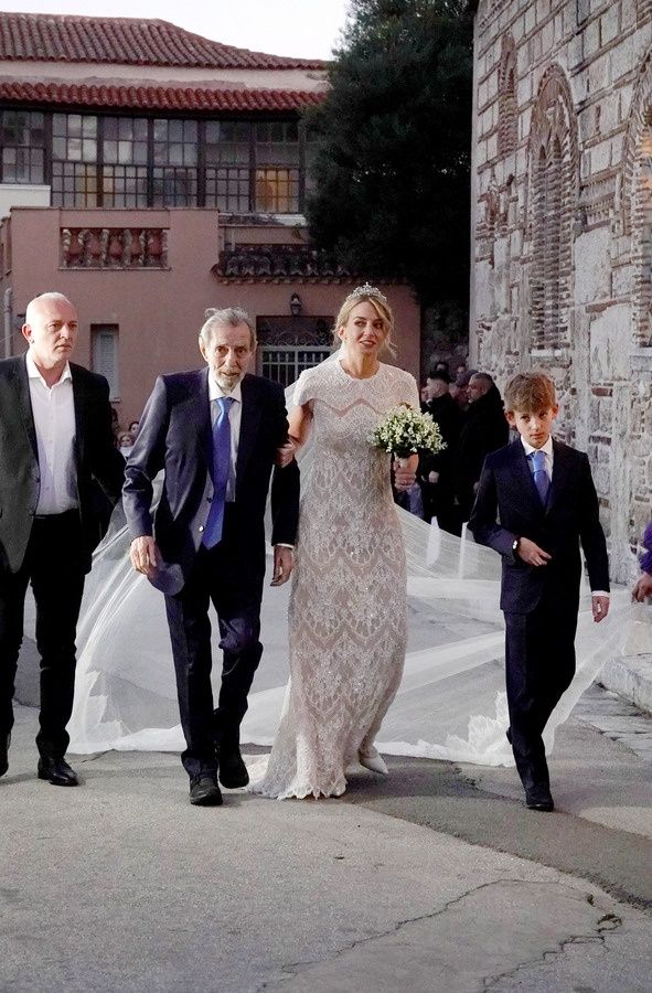 ΓΑΜΟΣ ΝΙΚΟΛΑΟΥ ΝΤΕ ΓΚΡΕΣ ΜΕ ΧΡΥΣΗ ΒΑΡΔΙΝΟΓΙΑΝΝΗ