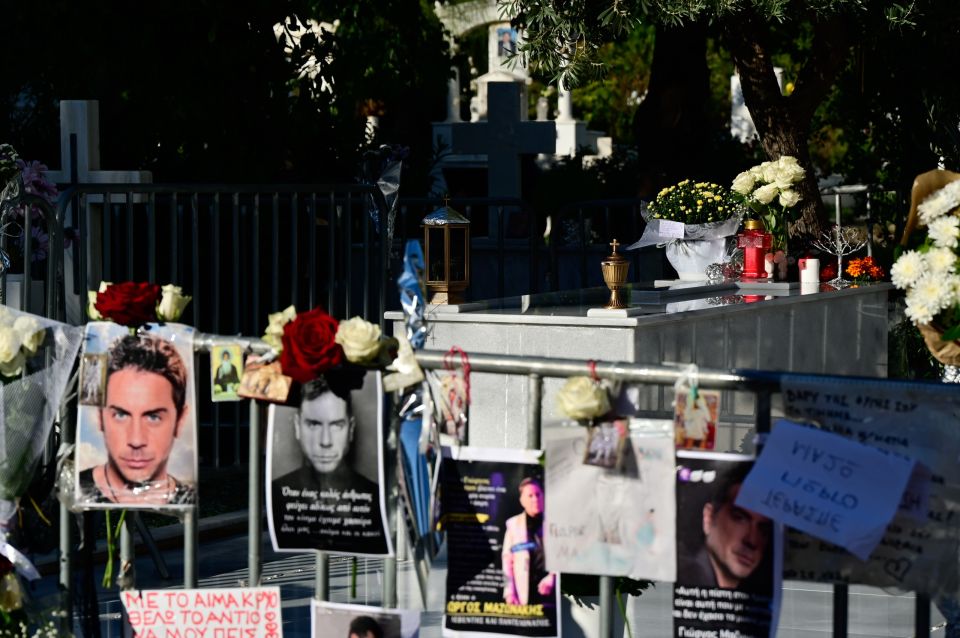 [390433] ΕΠΙΜΝΗΜΟΣΥΝΗ ΔΕΗΣΗ ΤΩΝ 40 ΗΜΕΡΩΝ ΤΟΥ ΤΡΑΓΟΥΔΙΣΤΗ ΓΙΩΡΓΟΥ ΜΑΖΩΝΑΚΗ(ΜΙΧΑΛΗΣ ΠΑΠΑΝΙΚΟΛΑΟΥ/EUROKINISSI)