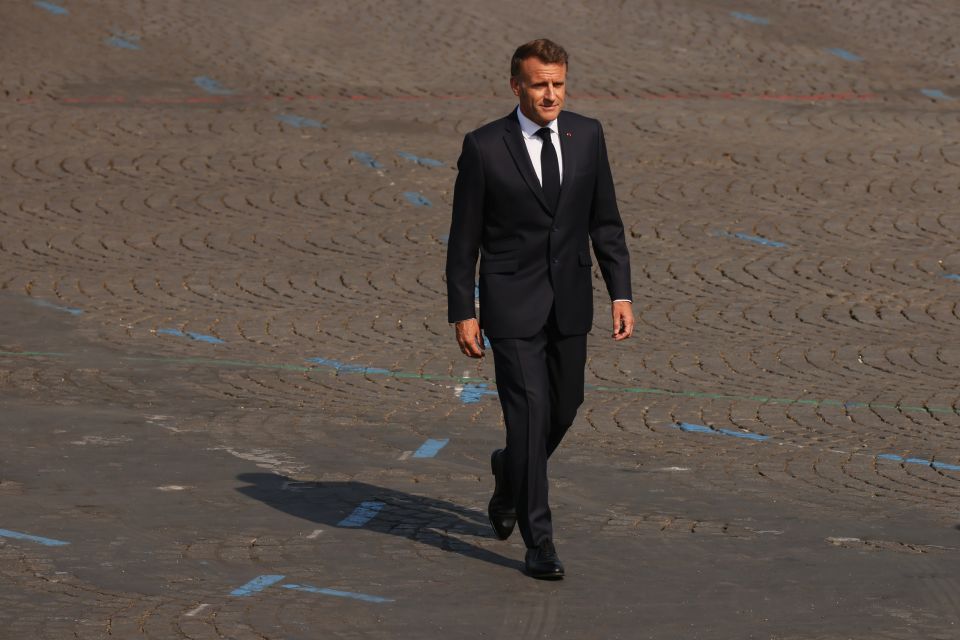 MACRON MAKRON ΜΑΚΡΟΝ