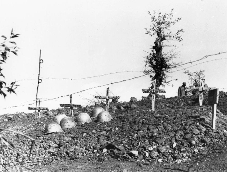 WWII ITALIAN SOLDIERS GRAVES
