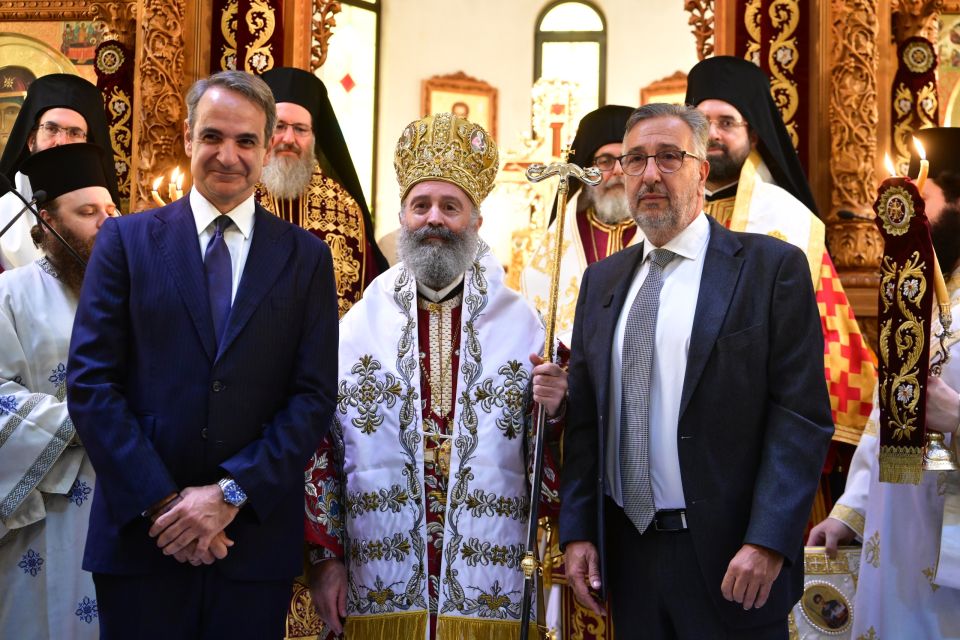 [390676] Ο ΠΡΩΘΥΠΟΥΡΓΟΣ ΚΥΡΙΑΚΟΣ ΜΗΤΣΟΤΑΚΗΣ ΣΤΗ ΘΕΙΑ ΛΕΙΤΟΥΡΓΙΑ ΣΤΟΝ ΙΕΡΟ ΝΑΟ ΑΓΙΟΥ ΔΗΜΗΤΡΙΟΥ ΣΤΟΝ ΑΓΙΟ ΔΗΜΗΤΡΙΟ (ΤΑΤΙΑΝΑ ΜΠΟΛΑΡΗ / EUROKINISSI)