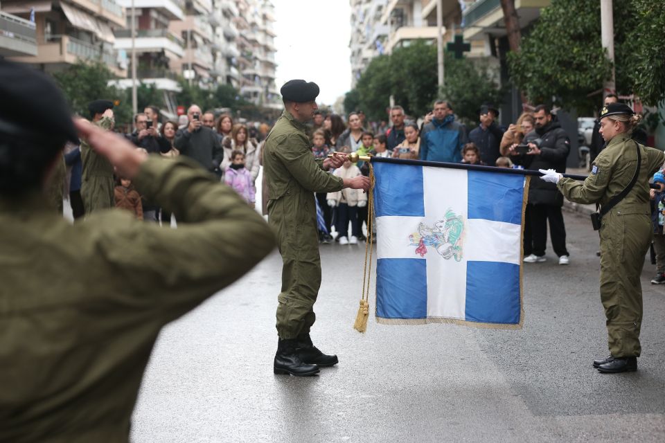 ΣΤΙΓΜΙΟΤΥΠΑ ΠΡΙΝ ΤΗ ΕΝΑΡΞΗ ΤΗΣ ΣΤΡΑΤΙΩΤΙΚΗΣ ΠΑΡΕΛΑΣΗΣ ΣΤΗΝ ΘΕΣΣΑΛΟΝΙΚΗ ΓΙΑ ΤΗΝ ΕΘΝΙΚΗ ΕΠΕΤΕΙΟ ΤΗΣ «28ης ΟΚΤΩΒΡΙΟΥ 1940»