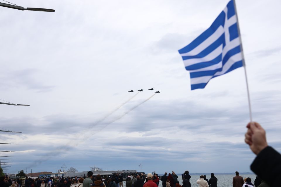 [390734] ΣΤΡΑΤΙΩΤΙΚΗ ΠΑΡΕΛΑΣΗ ΣΤΗΝ ΘΕΣΣΑΛΟΝΙΚΗ ΓΙΑ ΤΗΝ ΕΘΝΙΚΗ ΕΠΕΤΕΙΟ ΤΗΣ 28ης ΟΚΤΩΒΡΙΟΥ 1940 (ΒΑΣΙΛΗΣ ΒΕΡΒΕΡΙΔΗΣ/ΜΟΤΙΟΝΤΕΑΜ)