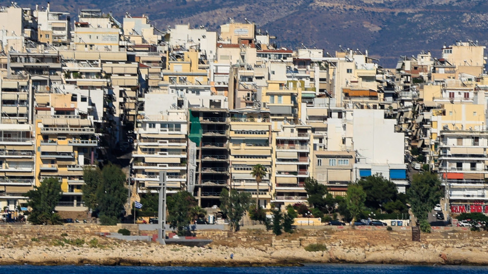 Στεγαστικό: Ο «ειδικός δείκτης τιμών» ακινήτων ανοίγει τη συζήτηση για πλαφόν στις παλιές κατοικίες
