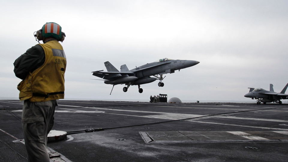 «Δεν θα συρθούμε σε πόλεμο» απαντούν οι Βρετανοί στις ΗΠΑ για τα νησιά Φώκλαντ - Η «απειλή» σε Ισπανία και η απάντηση Σάντσεθ