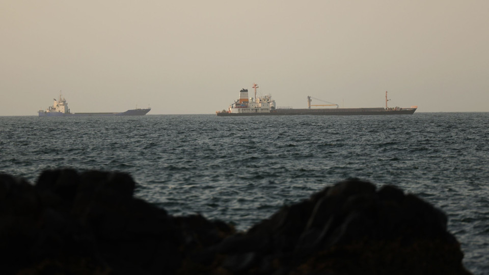 Ποιος θα ελέγχει τα πλοία; Το παιχνίδι ΗΠΑ, Ιράν, Ομάν για το Ορμούζ και η συμφωνία που δεν έρχεται