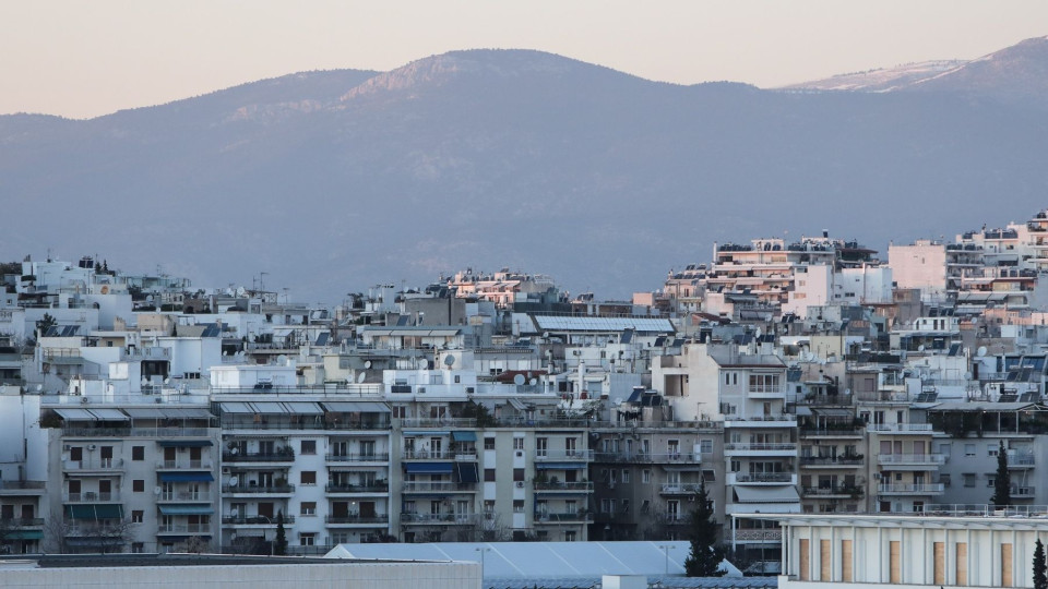 Πώς θα λειτουργήσει η διπλή παρέμβαση για τον ΦΠΑ στα ακίνητα: Ποιοι και πόσο βγαίνουν κερδισμένοι - Παραδείγματα