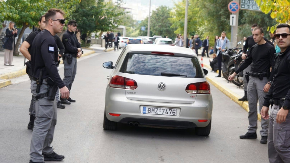 BasketGate: Έφτασαν στην Ευελπίδων ο Λιόλιος και οι άλλοι 5 κατηγορούμενοι - Δείτε βίντεο